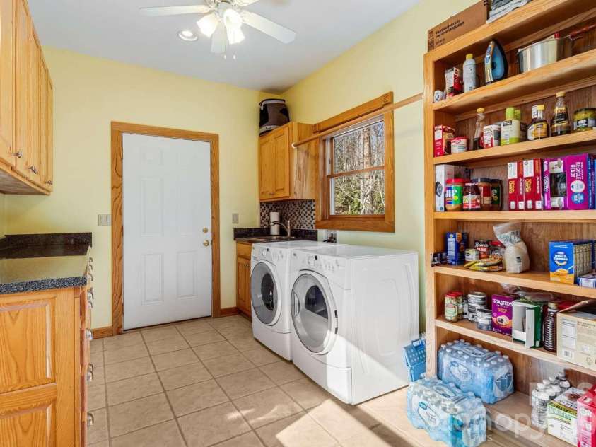 20 Stony Crest Drive, Spruce Pine, NC 28777.  MLS# CAR4352287, YatesRealty ID 4171. 