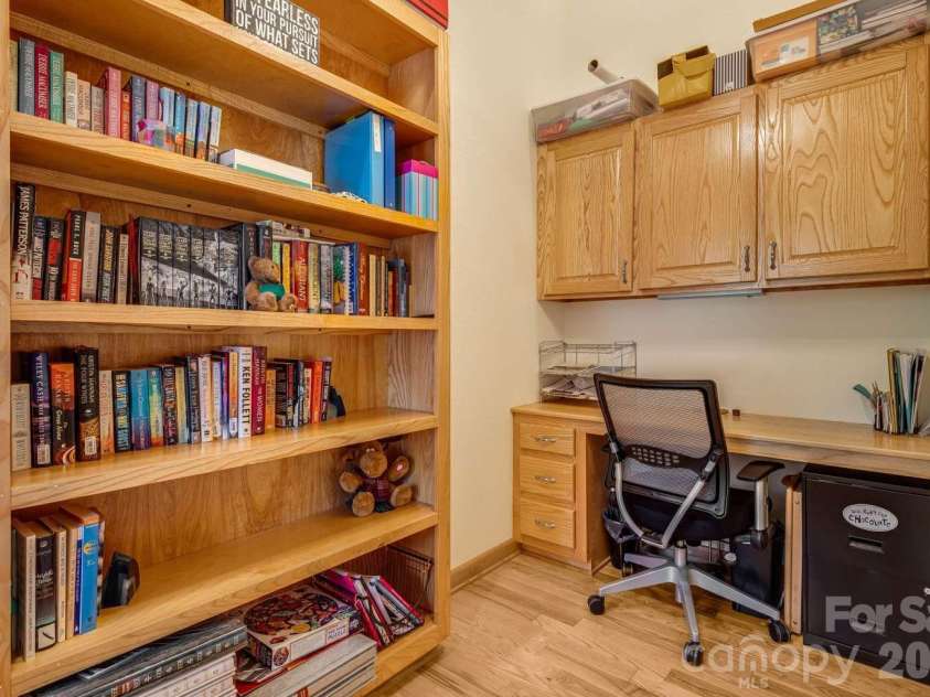 20 Stony Crest Drive, Spruce Pine, NC 28777.  MLS# CAR4352287, YatesRealty ID 4171. 