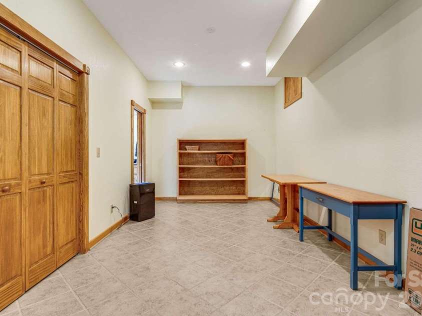 20 Stony Crest Drive, Spruce Pine, NC 28777.  MLS# CAR4352287, YatesRealty ID 4171. 