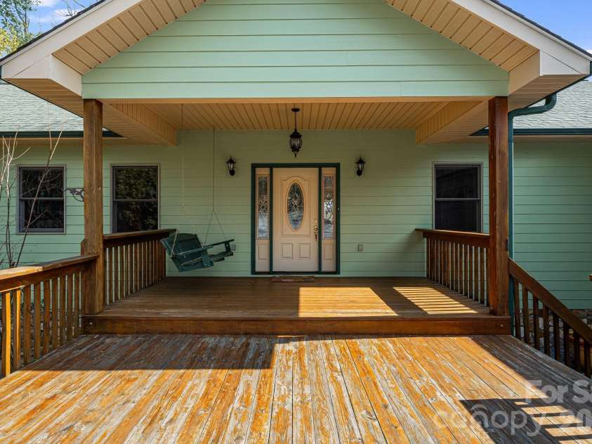 20 Stony Crest Drive, Spruce Pine, NC 28777.  MLS# CAR4421947, YatesRealty ID 4171. 