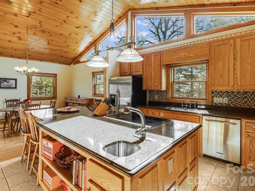 20 Stony Crest Drive, Spruce Pine, NC 28777.  MLS# CAR4421947, YatesRealty ID 4171. 