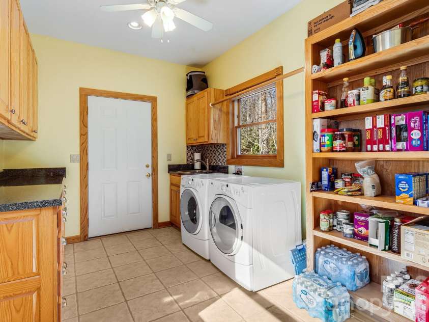 20 Stony Crest Drive, Spruce Pine, NC 28777.  MLS# CAR4421947, YatesRealty ID 4171. 