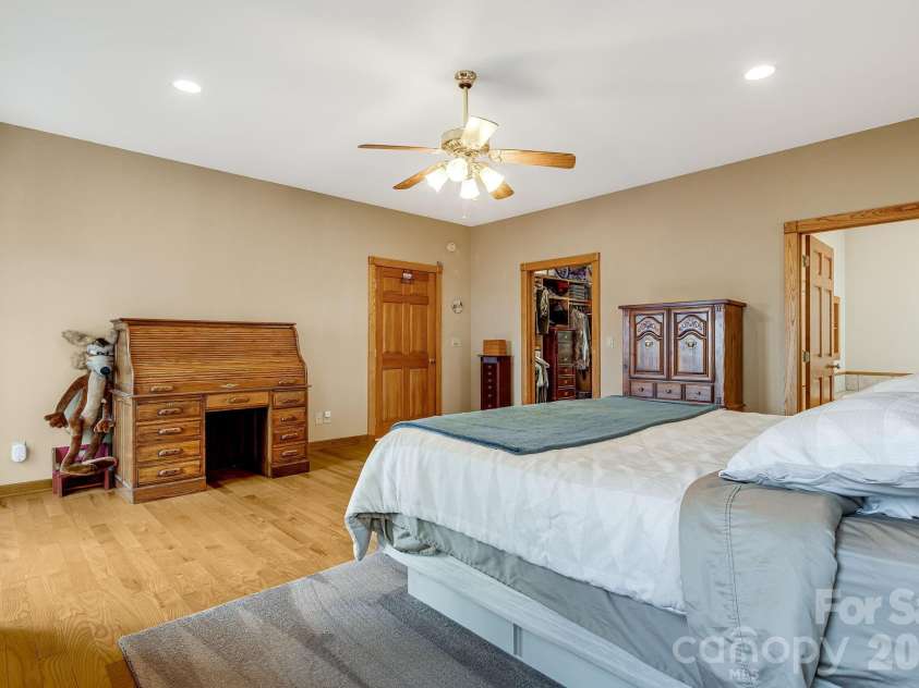 20 Stony Crest Drive, Spruce Pine, NC 28777.  MLS# CAR4421947, YatesRealty ID 4171. 
