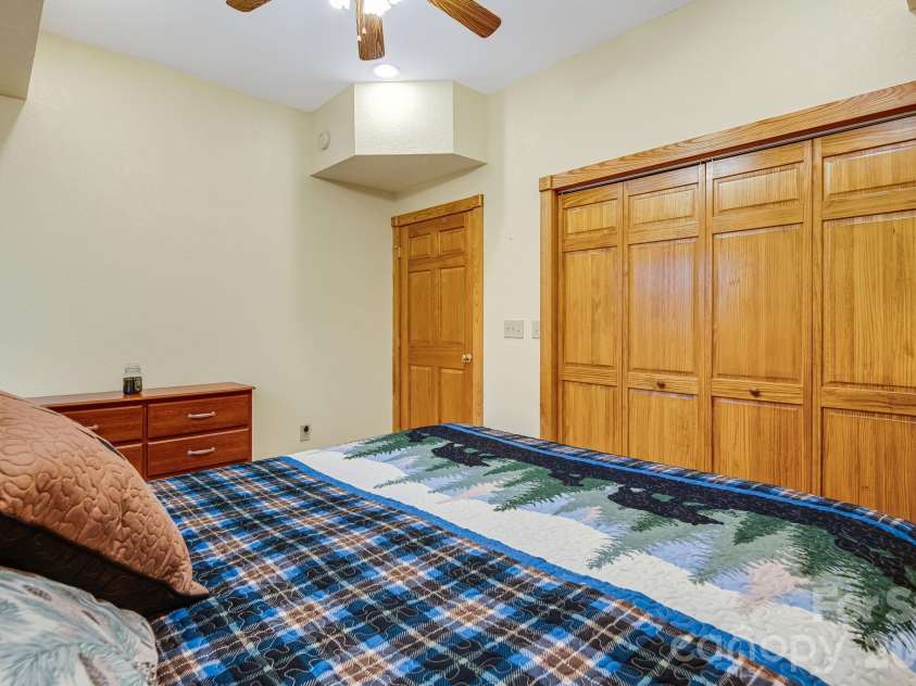 20 Stony Crest Drive, Spruce Pine, NC 28777.  MLS# CAR4421947, YatesRealty ID 4171. 