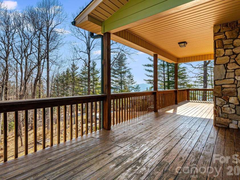 20 Stony Crest Drive, Spruce Pine, NC 28777.  MLS# CAR4421947, YatesRealty ID 4171. 