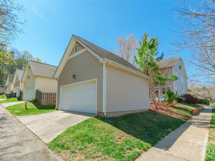 7554 Coastal Way, Huntersville, NC 28078.  MLS# CAR4241343, YatesRealty ID 4171. 
