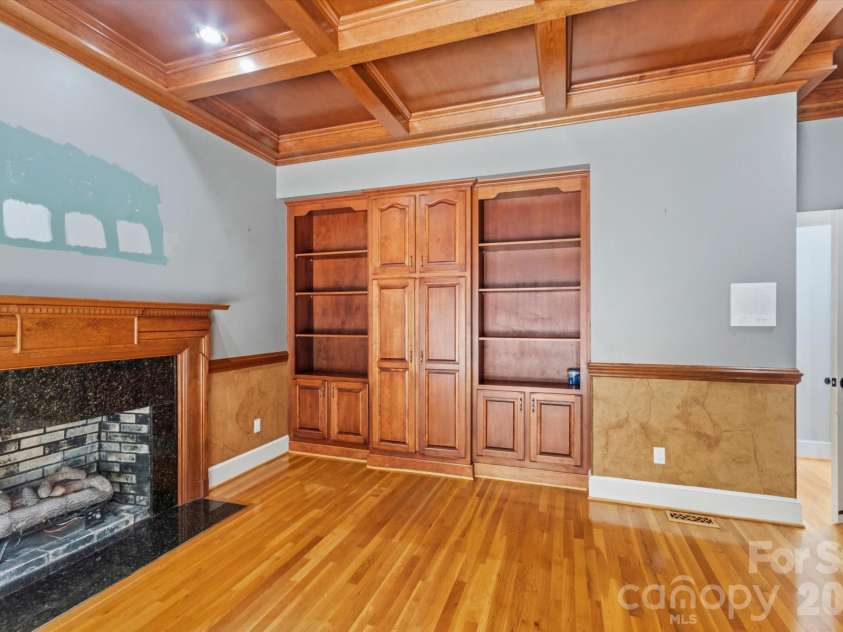 705 Lake Club Drive, Nebo, NC 28761.  MLS# CAR4410301, YatesRealty ID 41710. 