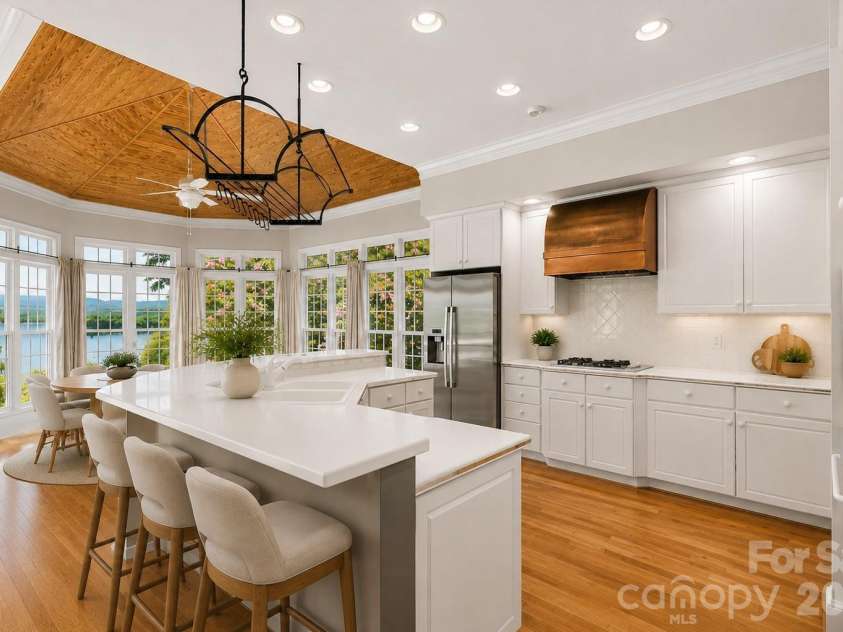 705 Lake Club Drive, Nebo, NC 28761.  MLS# CAR4410301, YatesRealty ID 41710. Virtually staged kitchen