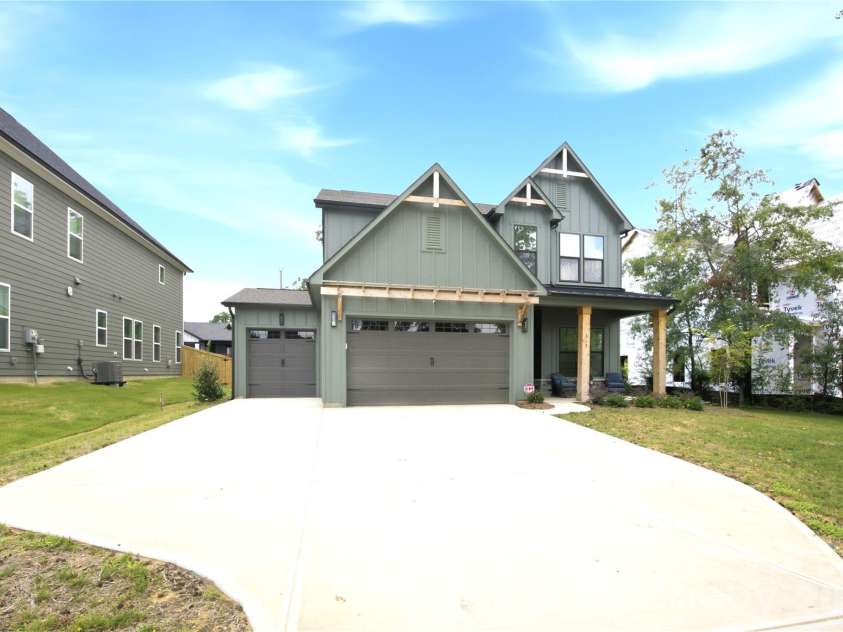 513 Bowman Road, Charlotte, NC 28217.  MLS# CAR4410244, YatesRealty ID 41711. 