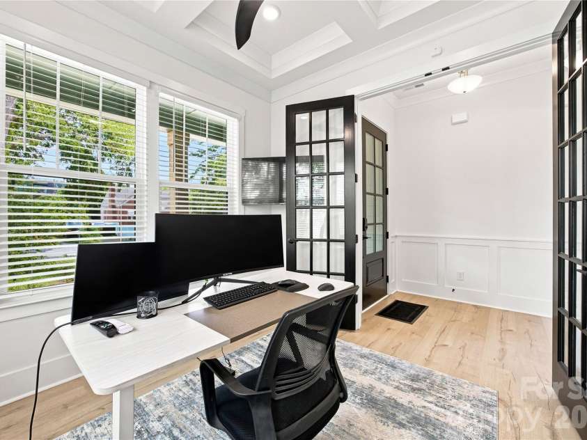 513 Bowman Road, Charlotte, NC 28217.  MLS# CAR4410244, YatesRealty ID 41711. 