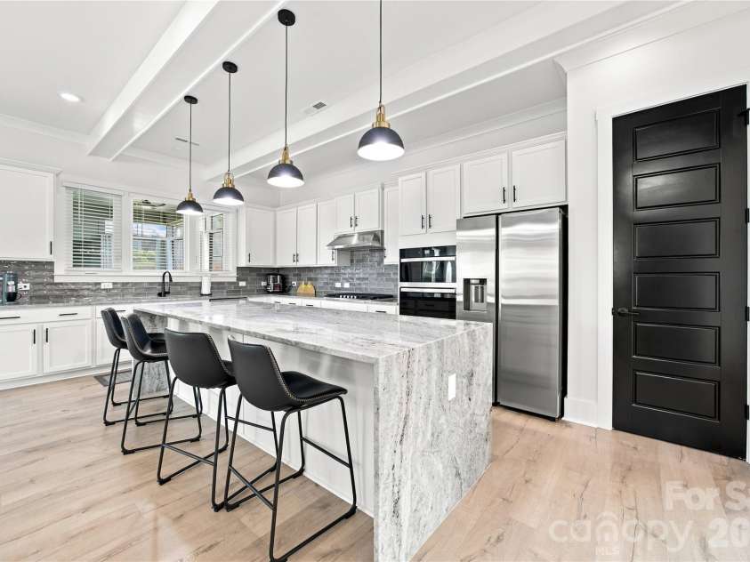 513 Bowman Road, Charlotte, NC 28217.  MLS# CAR4410244, YatesRealty ID 41711. 