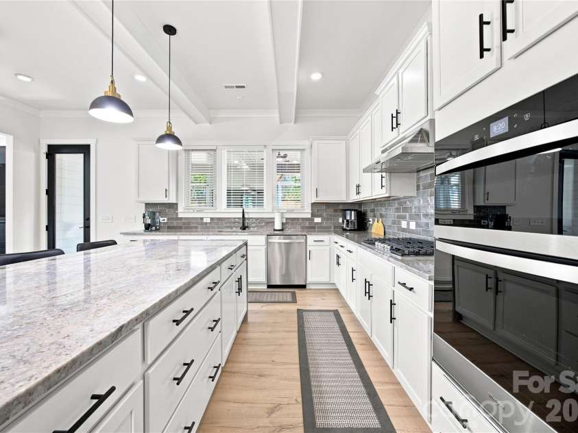 513 Bowman Road, Charlotte, NC 28217.  MLS# CAR4410244, YatesRealty ID 41711. 