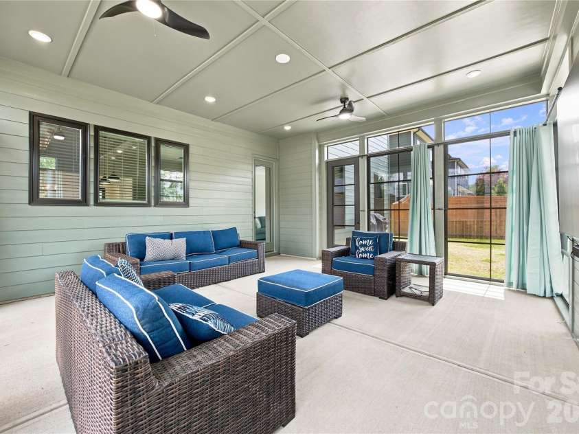 513 Bowman Road, Charlotte, NC 28217.  MLS# CAR4410244, YatesRealty ID 41711. 