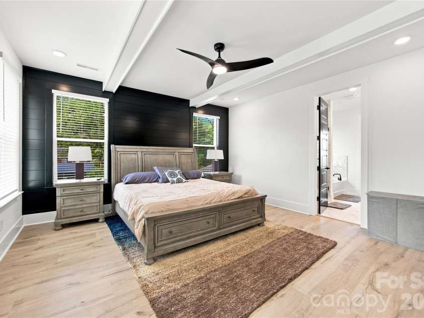 513 Bowman Road, Charlotte, NC 28217.  MLS# CAR4410244, YatesRealty ID 41711. 