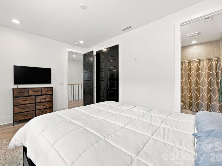 513 Bowman Road, Charlotte, NC 28217.  MLS# CAR4410244, YatesRealty ID 41711. 