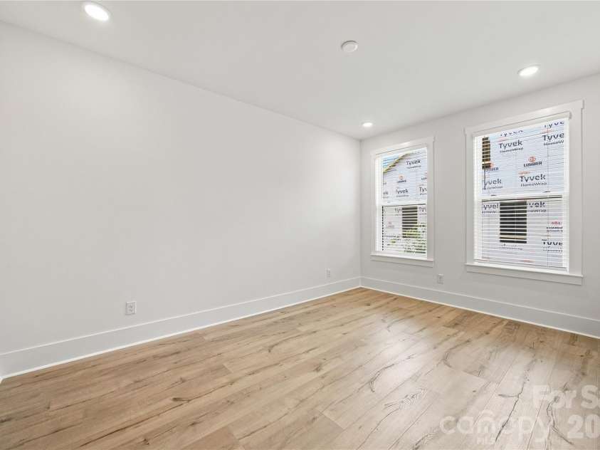 513 Bowman Road, Charlotte, NC 28217.  MLS# CAR4410244, YatesRealty ID 41711. 