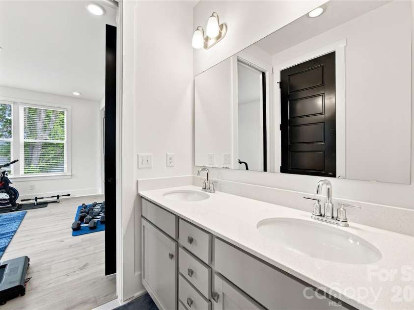 513 Bowman Road, Charlotte, NC 28217.  MLS# CAR4410244, YatesRealty ID 41711. 