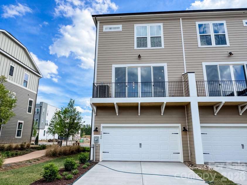 4117 Westbound Drive, Charlotte, NC 28278.  MLS# CAR4406299, YatesRealty ID 41714. Representative