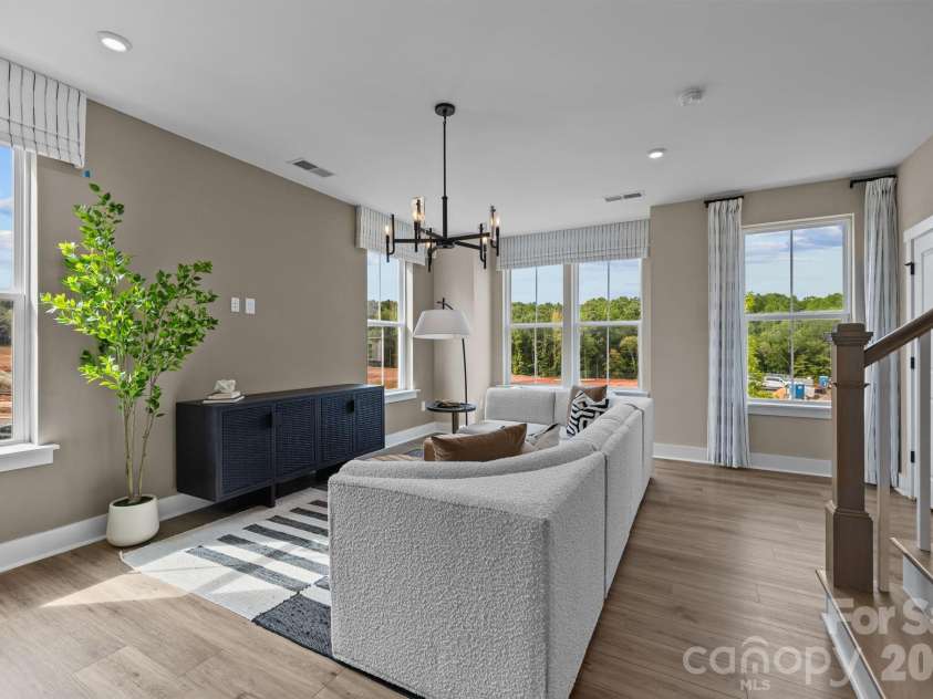 4117 Westbound Drive, Charlotte, NC 28278.  MLS# CAR4406299, YatesRealty ID 41714. Representative