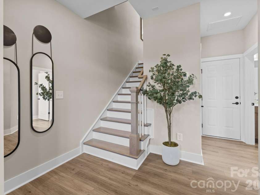 4113 Westbound Drive, Charlotte, NC 28278.  MLS# CAR4406830, YatesRealty ID 41715. Representative