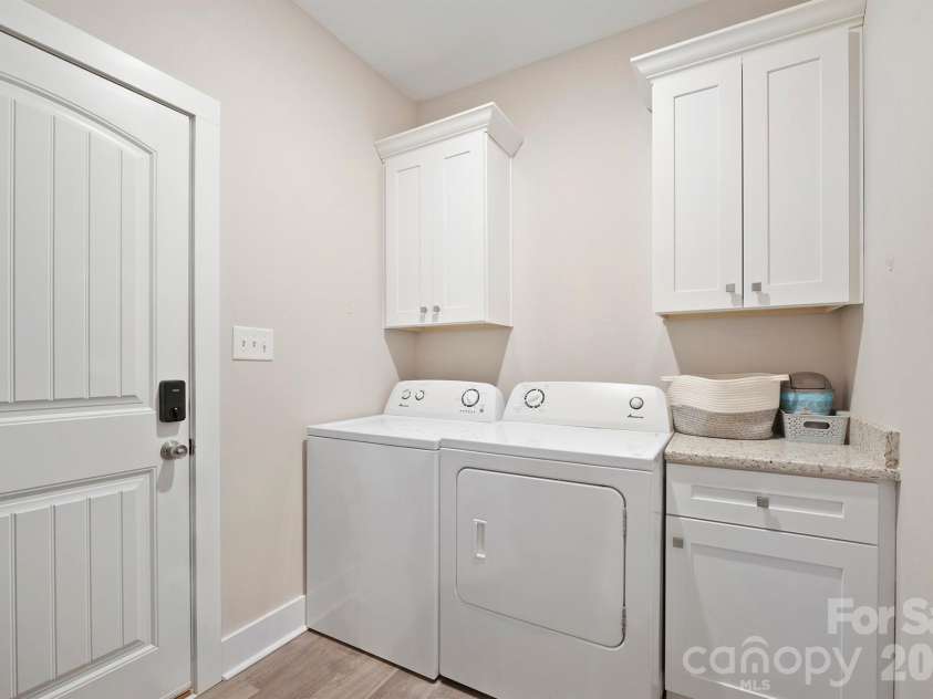 1544 Farmington Hills Drive, Conover, NC 28613.  MLS# CAR4405042, YatesRealty ID 41717. 