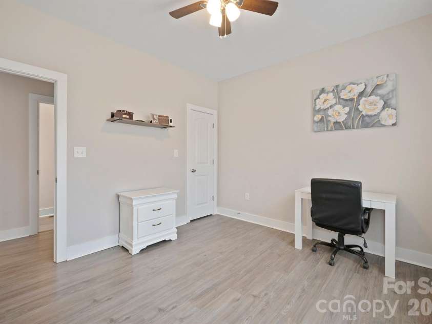 1544 Farmington Hills Drive, Conover, NC 28613.  MLS# CAR4405042, YatesRealty ID 41717. 