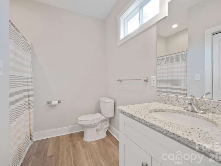 1544 Farmington Hills Drive, Conover, NC 28613.  MLS# CAR4405042, YatesRealty ID 41717. 