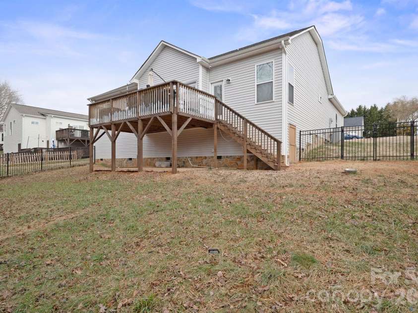 1544 Farmington Hills Drive, Conover, NC 28613.  MLS# CAR4405042, YatesRealty ID 41717. 