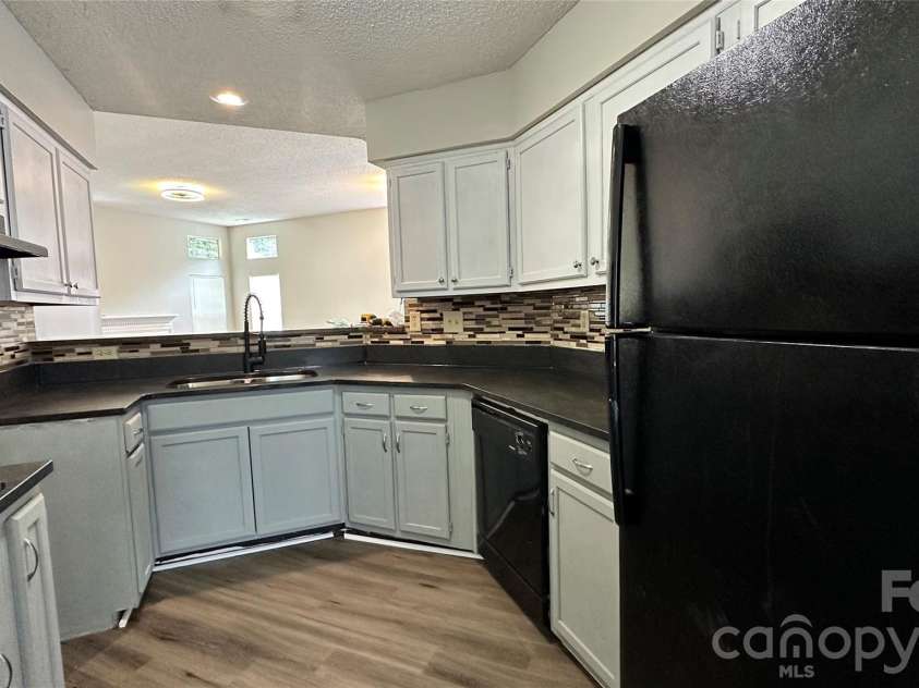 4807 Pennant Place, Charlotte, NC 28212.  MLS# CAR4406104, YatesRealty ID 41718. 