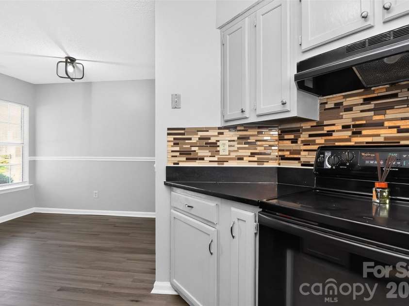 4807 Pennant Place, Charlotte, NC 28212.  MLS# CAR4406104, YatesRealty ID 41718. 