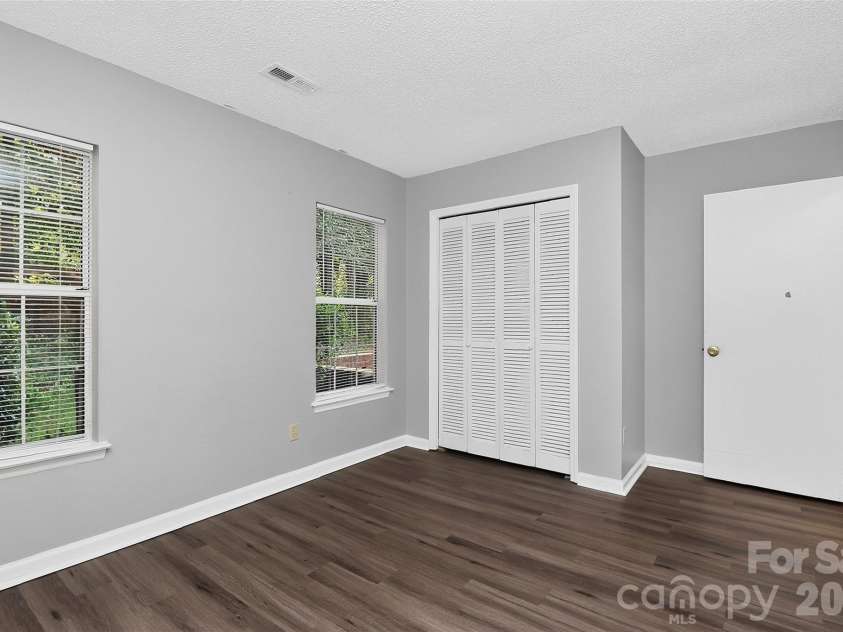 4807 Pennant Place, Charlotte, NC 28212.  MLS# CAR4406104, YatesRealty ID 41718. 