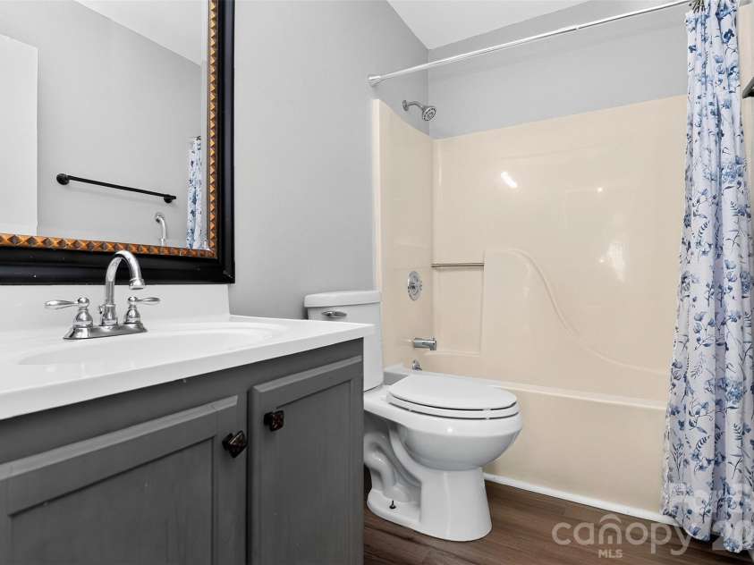 4807 Pennant Place, Charlotte, NC 28212.  MLS# CAR4406104, YatesRealty ID 41718. 