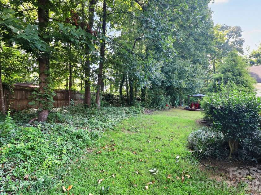4807 Pennant Place, Charlotte, NC 28212.  MLS# CAR4406104, YatesRealty ID 41718. 