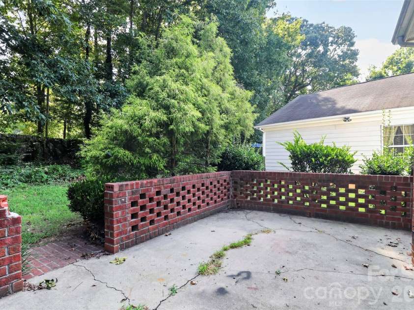 4807 Pennant Place, Charlotte, NC 28212.  MLS# CAR4406104, YatesRealty ID 41718. 