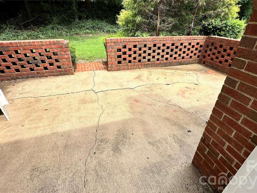 4807 Pennant Place, Charlotte, NC 28212.  MLS# CAR4406104, YatesRealty ID 41718. Back patio