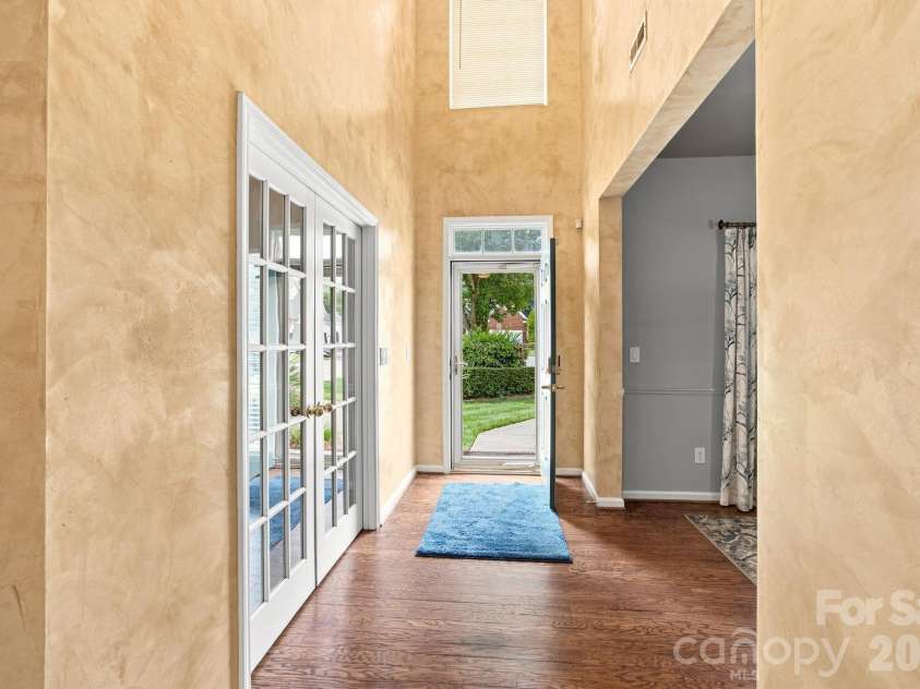 2426 Smith Cove Road, Denver, NC 28037.  MLS# CAR4401720, YatesRealty ID 41719. Foyer