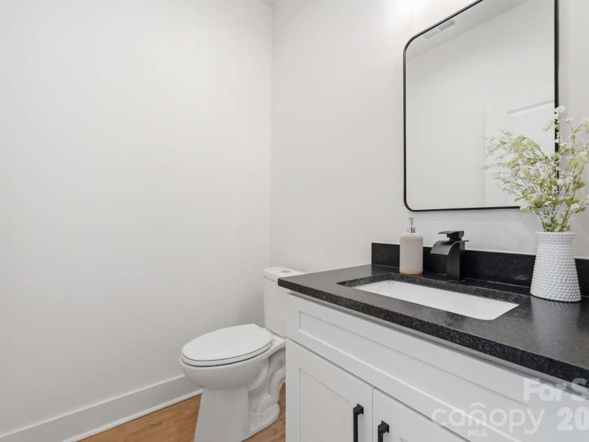 1735 Byrum Street, Charlotte, NC 28216.  MLS# CAR4401180, YatesRealty ID 41720. 