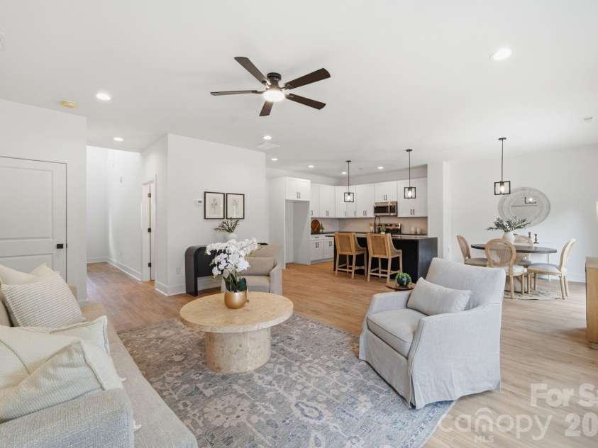 1735 Byrum Street, Charlotte, NC 28216.  MLS# CAR4401180, YatesRealty ID 41720. 