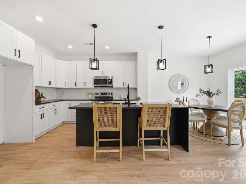 1735 Byrum Street, Charlotte, NC 28216.  MLS# CAR4401180, YatesRealty ID 41720. 