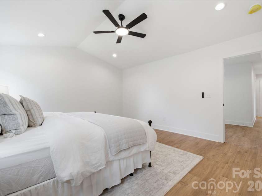 1735 Byrum Street, Charlotte, NC 28216.  MLS# CAR4401180, YatesRealty ID 41720. 