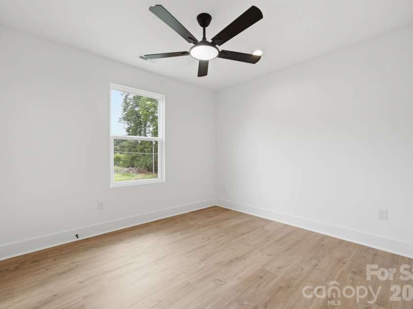 1735 Byrum Street, Charlotte, NC 28216.  MLS# CAR4401180, YatesRealty ID 41720. 