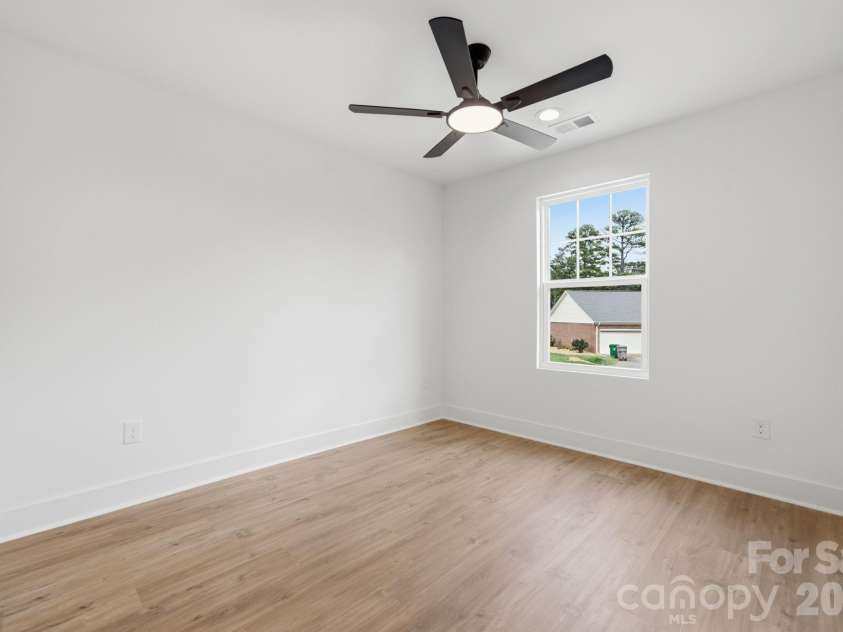 1735 Byrum Street, Charlotte, NC 28216.  MLS# CAR4401180, YatesRealty ID 41720. 