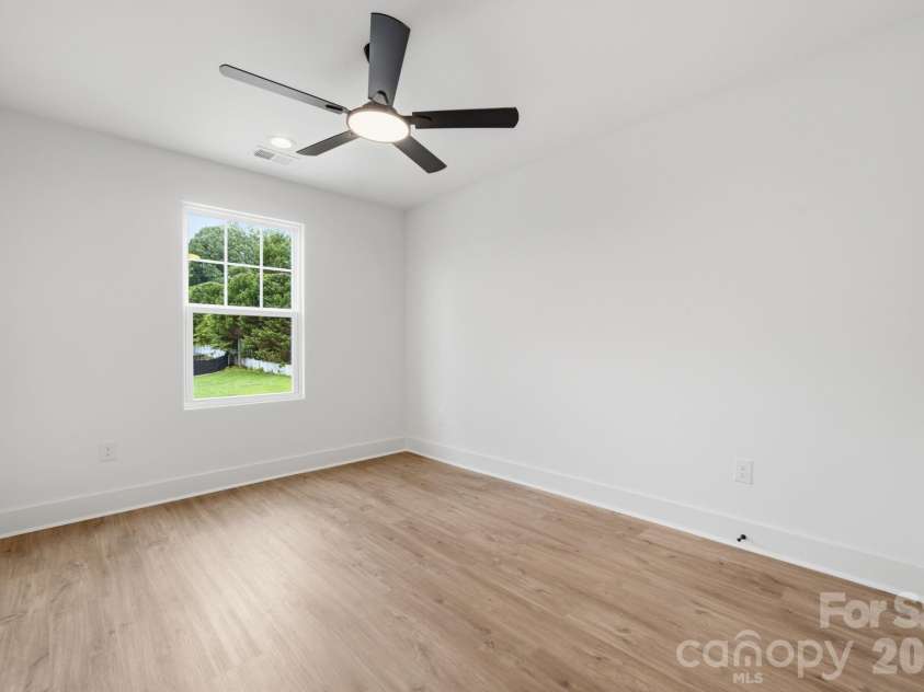 1735 Byrum Street, Charlotte, NC 28216.  MLS# CAR4401180, YatesRealty ID 41720. 