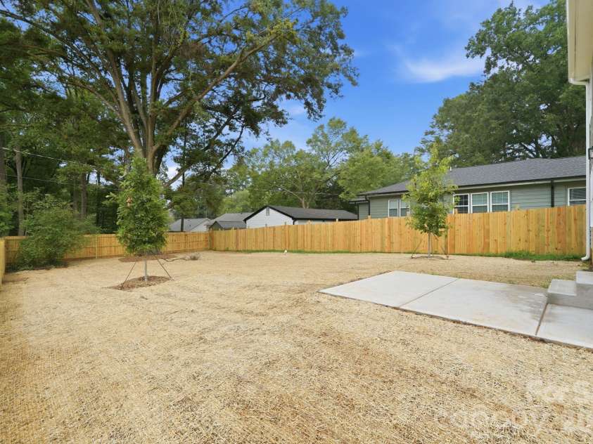 1735 Byrum Street, Charlotte, NC 28216.  MLS# CAR4401180, YatesRealty ID 41720. 