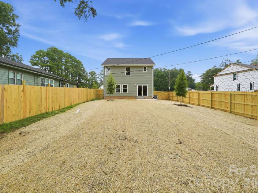 1735 Byrum Street, Charlotte, NC 28216.  MLS# CAR4401180, YatesRealty ID 41720. 