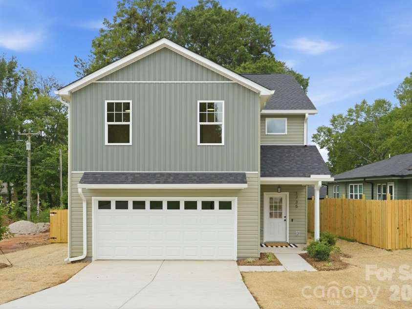 1735 Byrum Street, Charlotte, NC 28216.  MLS# CAR4401180, YatesRealty ID 41720. 