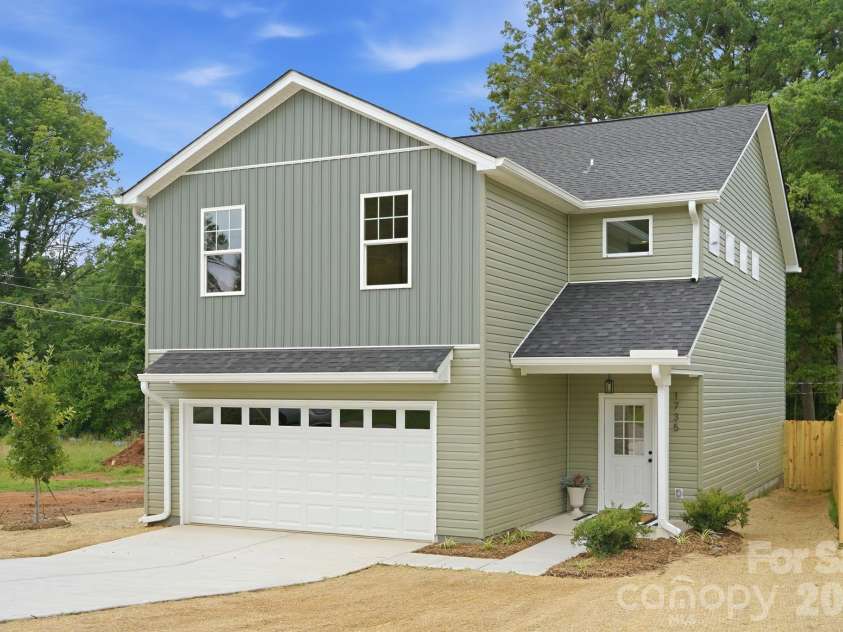 1735 Byrum Street, Charlotte, NC 28216.  MLS# CAR4401180, YatesRealty ID 41720. 