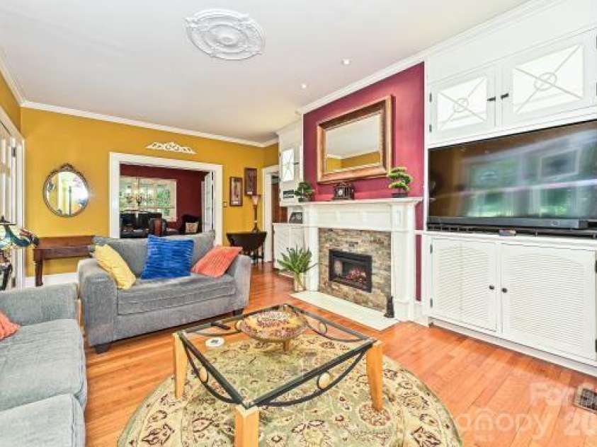 1532 The Plaza, Charlotte, NC 28205.  MLS# CAR4408955, YatesRealty ID 41721. 