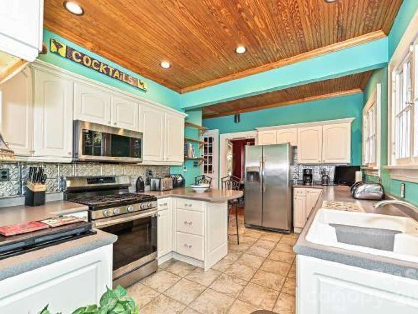 1532 The Plaza, Charlotte, NC 28205.  MLS# CAR4408955, YatesRealty ID 41721. 