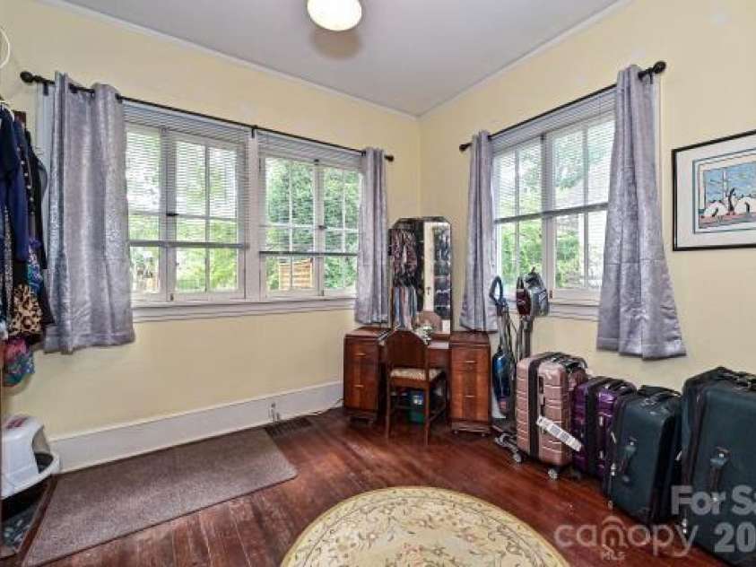 1532 The Plaza, Charlotte, NC 28205.  MLS# CAR4408955, YatesRealty ID 41721. 